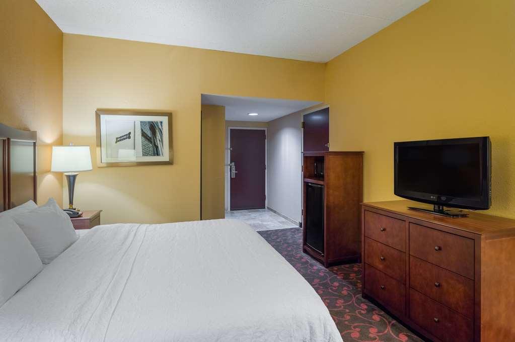 Larkspur Landing Carlisle Hotel Bilik gambar